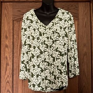 Women’s floral blouse. Size XL